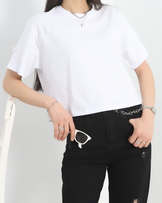 Kurdele Detay Oversize Crop Tişört Beyaz - 30614.1872.